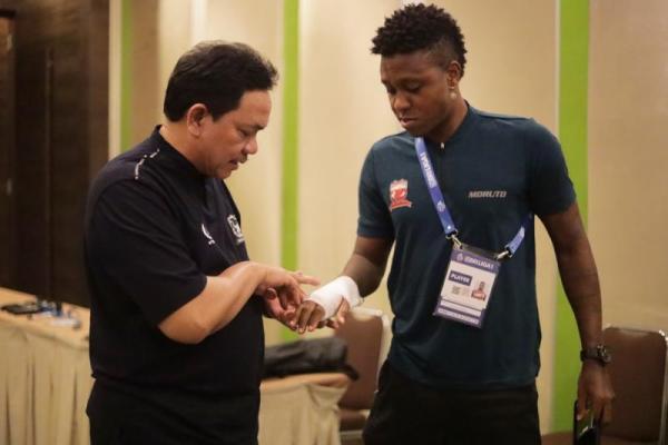 Hugo Gomes Cedera, Madura United Dilanda Bencana