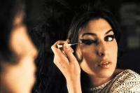 Tewas Keracunan Alkohol, Buku Amy Winehouse: In Her Words Ungkap Sisi Lain Kepribadiannya