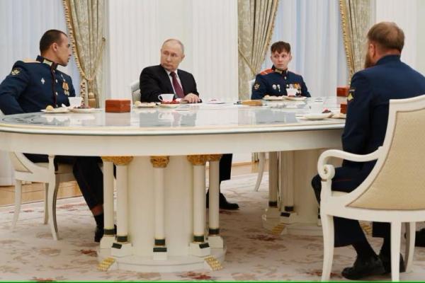 Putin Perintahkan Tentara Bayaran Wagner untuk Tandatangani Sumpah Setia