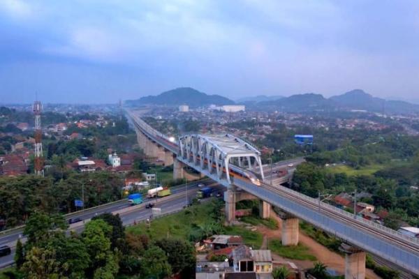 KCIC Kembali Gelar Naik Kereta Cepat Whoosh Gratis