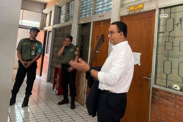 Beda Dari yang Lain, Anies Sambangi Sekret BEM UI Usai Ditantang Debat