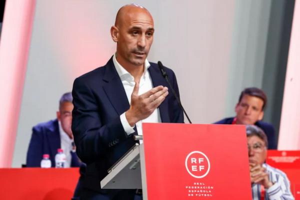 Ibu Luis Rubiales Mogok Makan Usai FIFA Skors Anaknya Gara-gara Ciuman Kontroversial