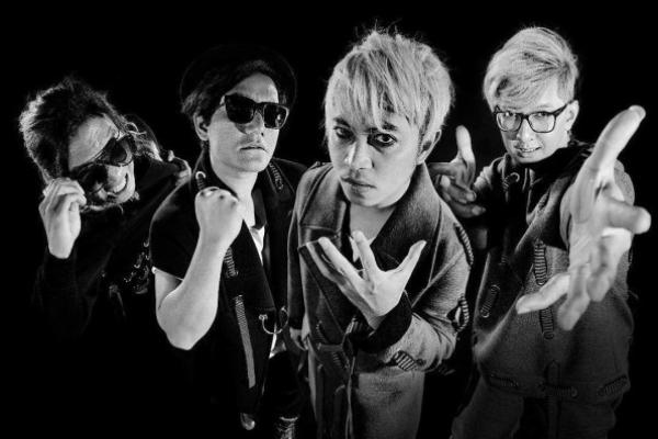 Grup Musik J-Rocks Tampil dengan Kostum Animasi Serial Naruto