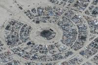 Diplo dan Chris Rock Diselamatkan Penggemar Keluar dari Festival Burning Man