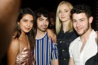 Joe Jonas dan Sophie Turner Berpisah, Priyanka Chopra Komentari Foto Nick Jonas yang Melamun