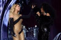 Sederet Selebriti Hadiri Konser Ulang Tahun Beyonce, Semuanya Pakai Busana Perak!