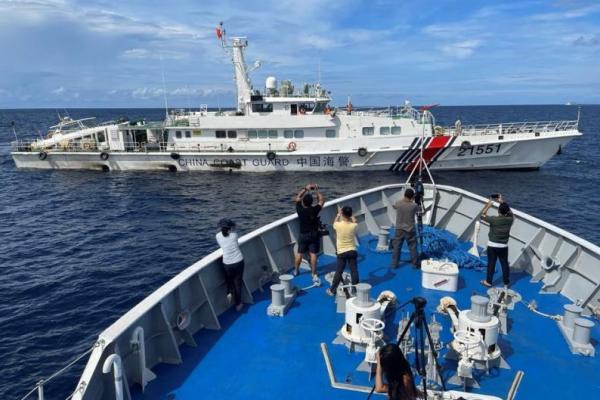 Kucing-kucingan dengan China, Filipina Pasok Kembali Pasukannya ke Atol Laut Cina Selatan