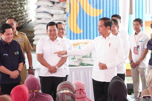 Jokowi Datangi Gudang Bulog Pastikan Stok Beras Aman
