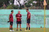 Pelatih Baru Arema Langsung Kerja Keras