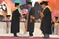Gus Halim Dapat Gelar Profesor Kehormatan dari Unesa