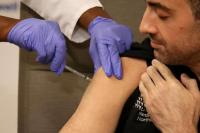 Dikenal Antivaksin, Kini Separuh Penduduk AS Inginkan Vaksin COVID Terbaru