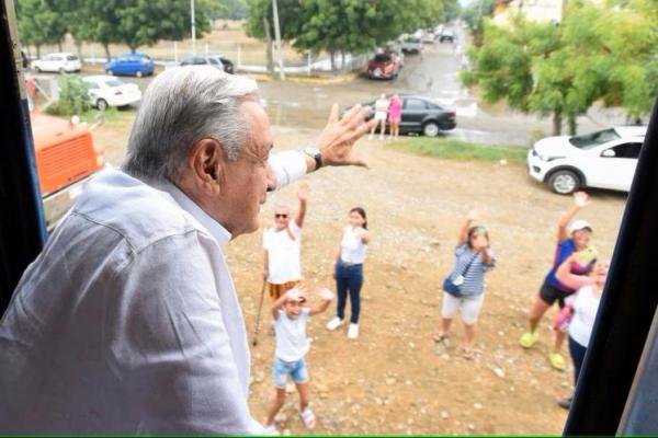 Ikuti  Parade Kemerdekaan Meksiko, Presiden Obrador Bela Militer Rusia