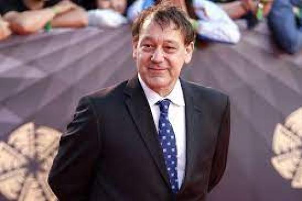 Sam Raimi Jadi Kandidat Terkuat Tunggangi Avengers: Secret Wars