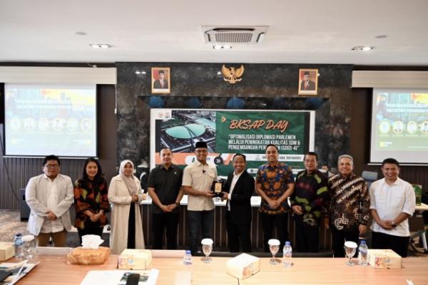 BKSAP Sosialisasikan Optimalisasi Diplomasi Parlemen di UIN Sunan Kalijaga