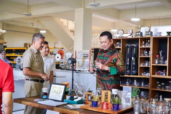 Ketua MPR Dorong Perkembangan Industri Scientific Nasional