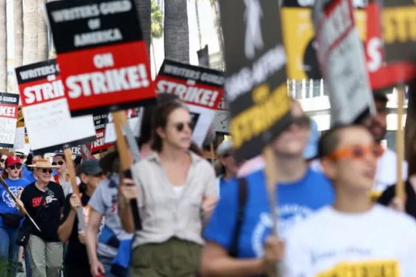 WGA Cabut Perintah Pemogokan Penulis Setelah 148 Hari Protes Damai