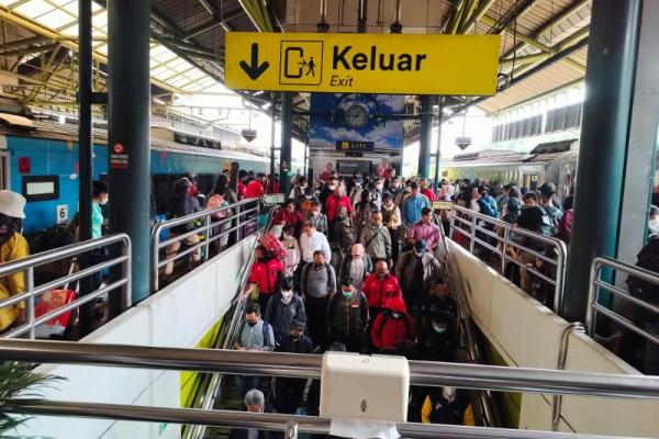 Arus Balik, 700 Ribu Pemudik Pilih Lewat Kereta Api
