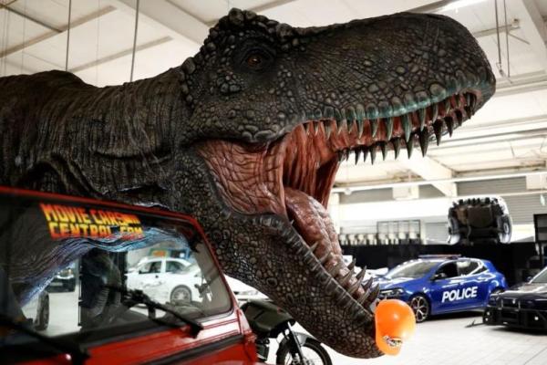 Kolektor Mobil Prancis Tawarkan Berkendara dengan Mobil Film Terkenal