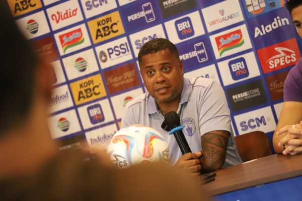 Pelatih Persita Imbau untuk Fokus Hadapi Persib Bandung