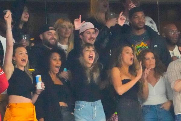 Taylor Swift Ajak Seleb Nonton NFL Lagi, Penjualan Tiket Melonjak