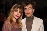 Nantikan Anak Pertama, Robert Pattinson dan Suki Waterhouse Bertunangan