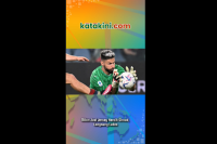 Milan Jual Jersey Heroik Giroud, Langsung Ludes