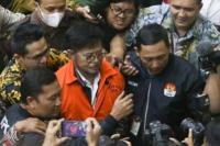 Eks Penyelidik KPK Ragukan Temuan Cek Rp2 T di Rumah SYL