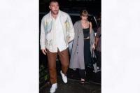 Tampil Mesra di Publik Pertama Kalinya, Taylor Swift Tampak Bahagia Bersama Travis Kelce