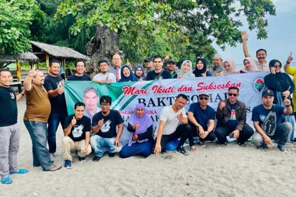 Hari Bhakti Sosial, Pendamping Desa Bersihkan Pantai Desa Anoe Itam