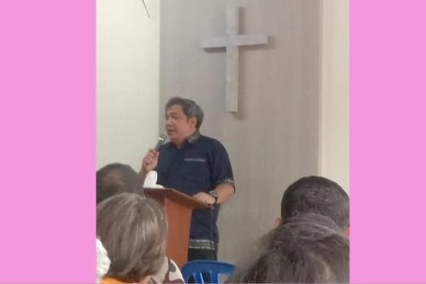 Bersama Jemaat, Pendeta Frans Gelar Doa Bersama Pasangan AMIN Lancar Daftar ke KPU