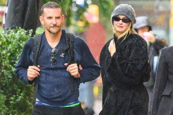 Bradley Cooper dan Gigi Hadid Hujan-hujanan di Jalanan Kota New York