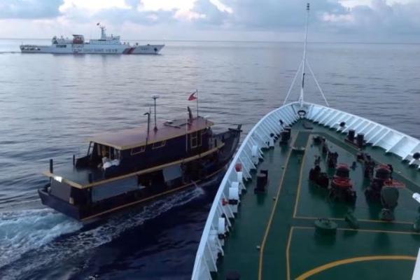 Filipina Tuding Penjaga Pantai China Sengaja Menabrak Kapal Mereka