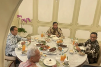 Tiga Bacapres Makan Siang Satu Meja dengan Jokowi