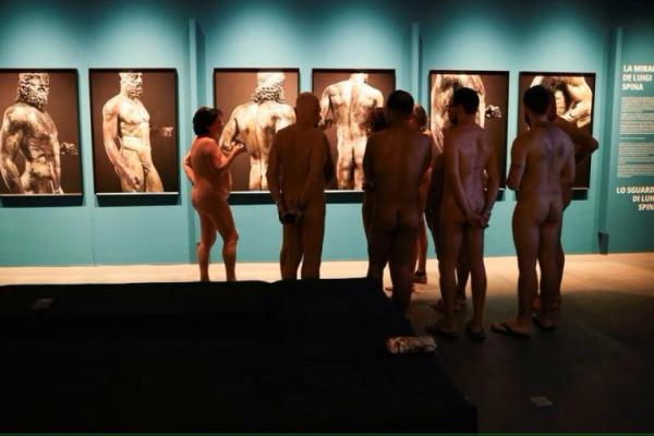 Museum Barcelona Bolehkan Pengunjung Telanjang saat Lihat Pameran Ini