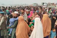 Warga Afghanistan yang Diusir Memerangi Kekacauan di Perbatasan Pakistan