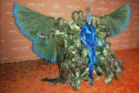 Megah! Heidi Klum Jadi Burung Merak Raksasa untuk Pesta Halloween 2023
