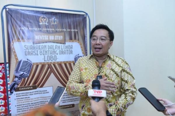 Bobby Apresiasi Partisipasi Generasi Muda di Lomba Orasi TVR Parlemen