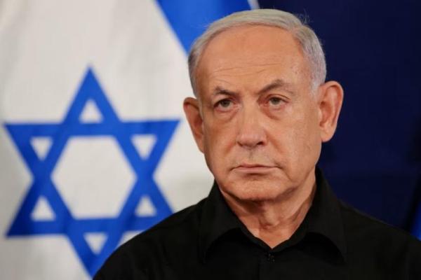 Perdana Menteri Israel Benjamin Netanyahu mengadakan konferensi pers di pangkalan militer Kirya di Tel Aviv, Israel, 28 Oktober 2023. Foto via Reuters 