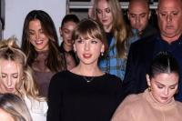 Taylor Swift Hangout Bareng Sahabat Wanitanya, Selena Gomez hingga Gigi Hadid