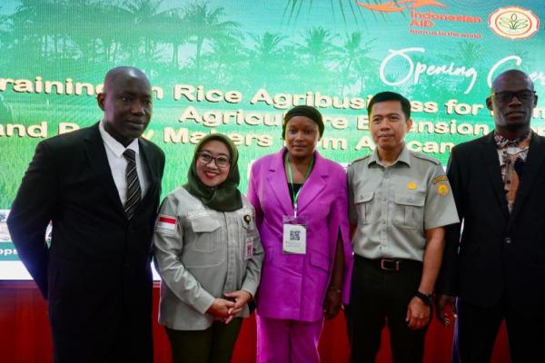 Kementan Gelar Pelatihan Agribisnis Padi untuk Petani dan Penyuluh Negara-Negara Afrika
