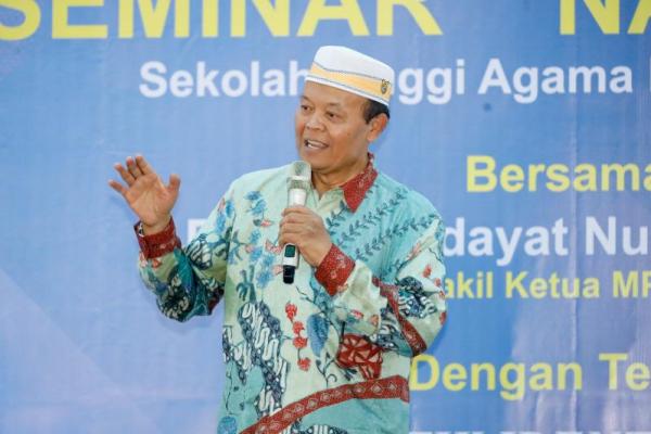 HNW: Pesantren Perlu Cerahkan Politik Agar Demokrasi Lebih Bermartabat