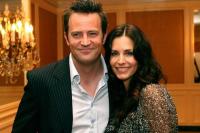 Courteney Cox Kenang Momen Lucu Bersama Matthew Perry di Serial Friends