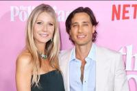 Gwyneth Paltrow Ungkap Suaminya Brad Falchuk Mirip dengan Mendiang Ayahnya