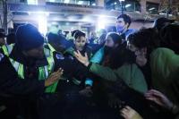 Polisi AS Bentrok dengan Demonstran yang Tuntut Gencatan Senjata di Gaza