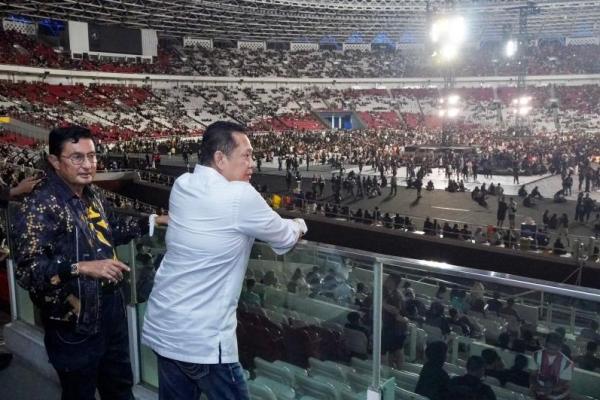 Hadiri Konser Coldplay, Bamsoet Apresiasi Efek Domino Ekonomi Pariwisata