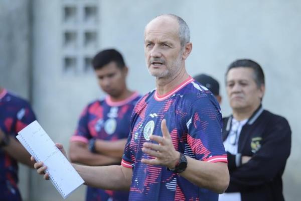 Risto Vidakovic Persiapkan PSS Sleman Hadapi Bhayangkara Presisi