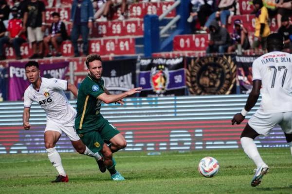 Persik Kediri Resmi Pinjam Ze Valente dari Persebaya