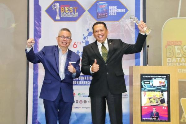 Bamsoet Kembali Raih Penghargaan Best Data and AI Governance sektor Legislatif