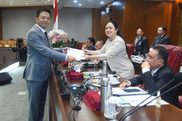 DPR Sahkan RUU Pelarangan Senjata Nuklir Jadi UU
