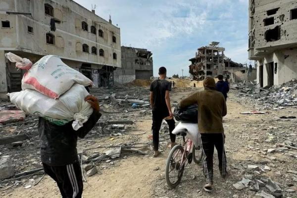 Gencatan Senjata, Warga Gaza Curi Momen Minum Teh Tanpa Suara Jet Tempur dan Ledakan Bom